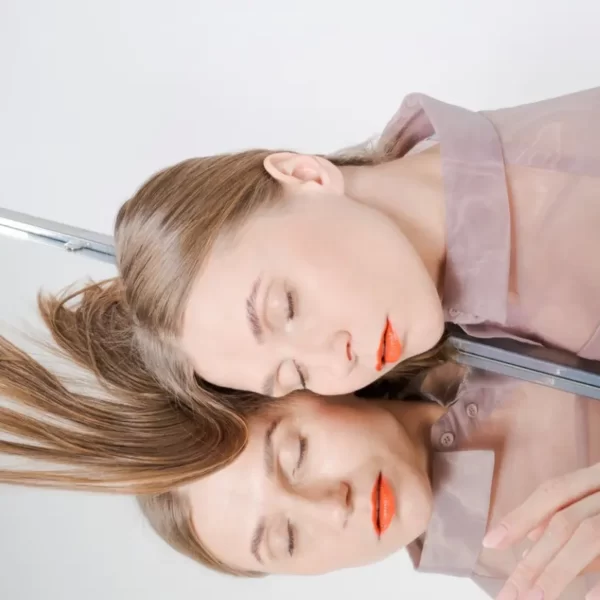 Mujer representando la autorrealización